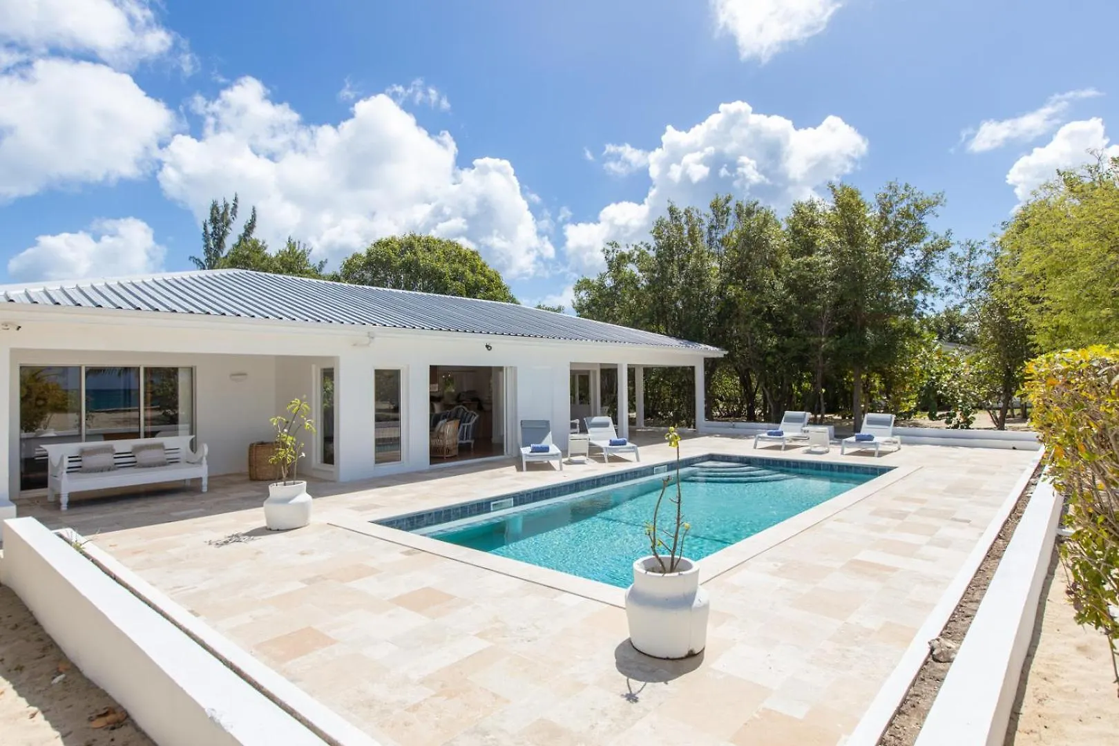 Blue Horizon Beach Bungalow Baie Longue