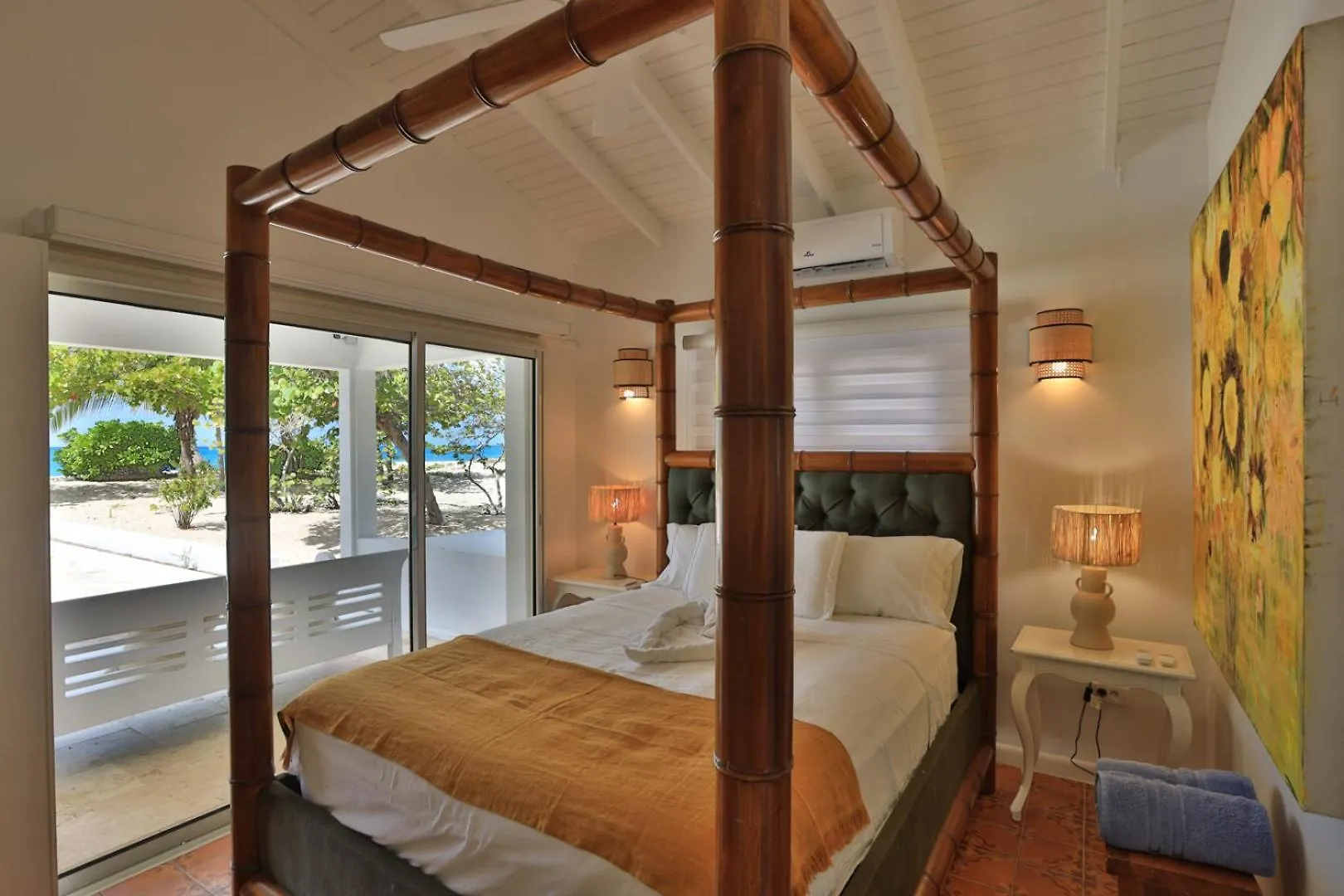 Blue Horizon Beach Bungalow Baie Longue Feriehus