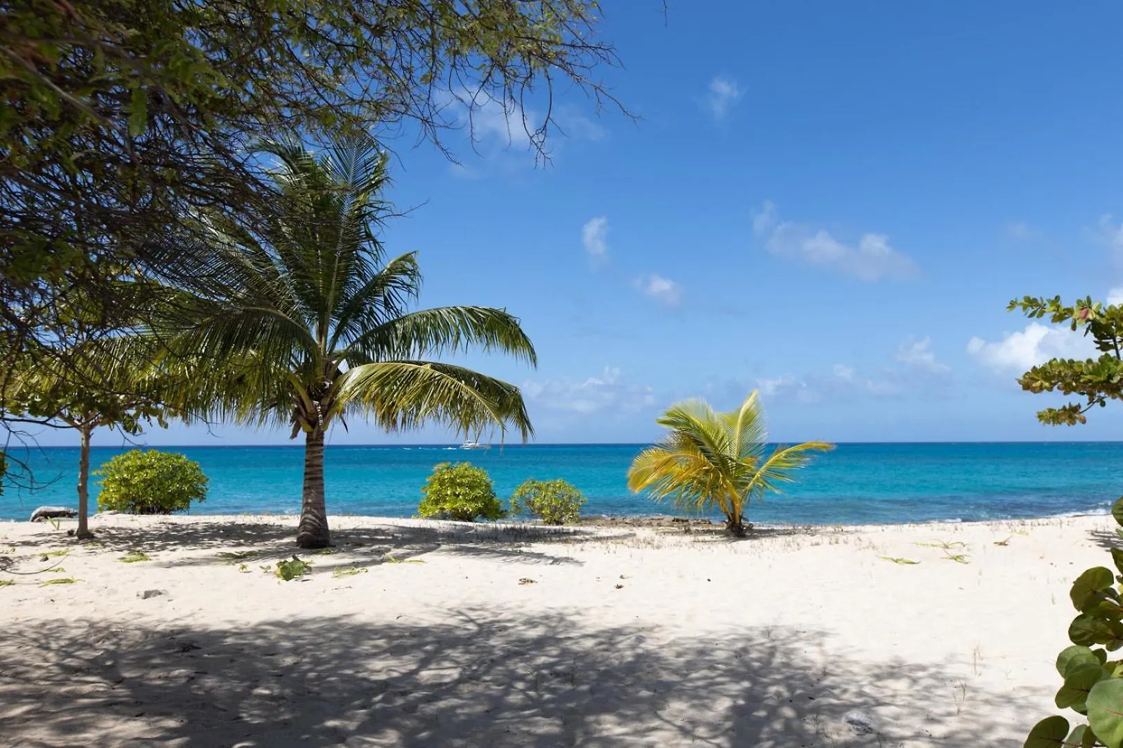Blue Horizon Beach Bungalow Baie Longue بيت للعطل
